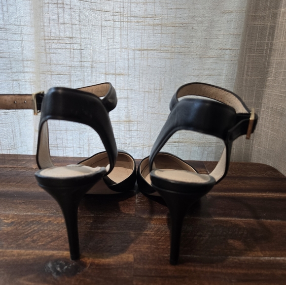 Wore once - Picture 5 of 5